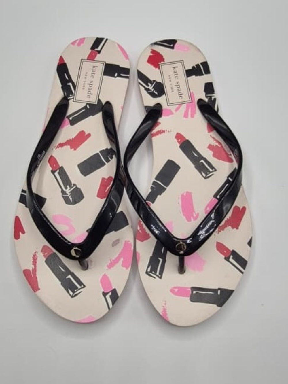 kate spade Lipstick Print Flip Flop Sandals in Black and Pink